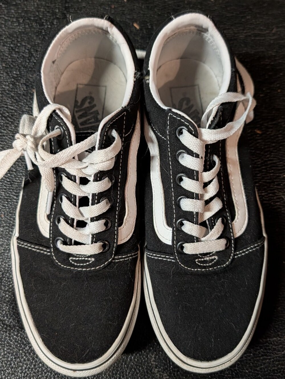 Women's 7.5 Vans Black & White Old Skool Sneakers
